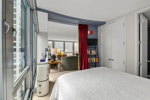$560,000 | 880 North Lake Shore Drive, Unit 12GH, Chicago, IL 60611