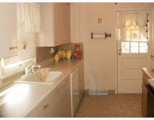 3527 Gordon Road Elkhart, IN 46516 - Photo 5 of 8 Gallery Image 5