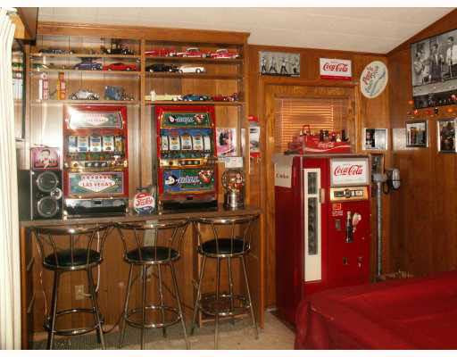 3527 Gordon Road Elkhart, IN 46516 - Photo 6 of 8 Gallery Image 6
