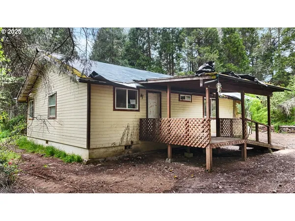 $270,000 | 9020 Elk Creek Road, Trail, OR 97541