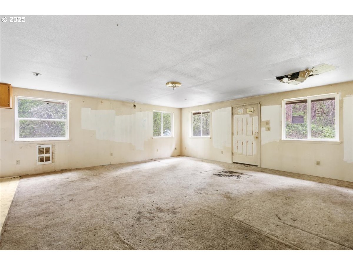 9020 Elk Creek Road Trail, OR 97541 - Photo 11 of 33