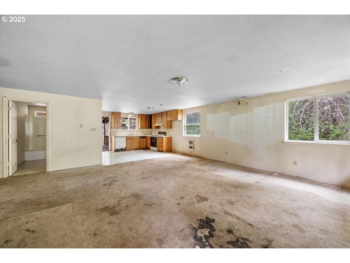 9020 Elk Creek Road Trail, OR 97541 - Photo 12 of 33