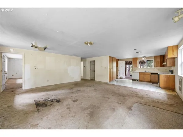 $270,000 | 9020 Elk Creek Road, Trail, OR 97541