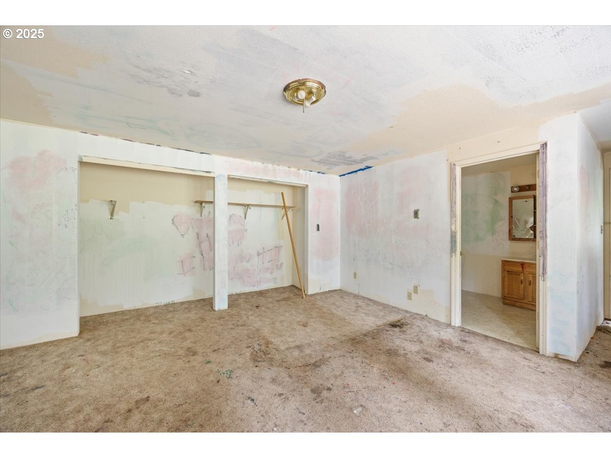 9020 Elk Creek Road Trail, OR 97541 - Photo 16 of 33