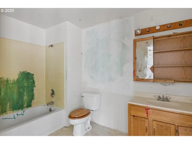 $290,000 | 9020 Elk Creek Road, Trail, OR 97541