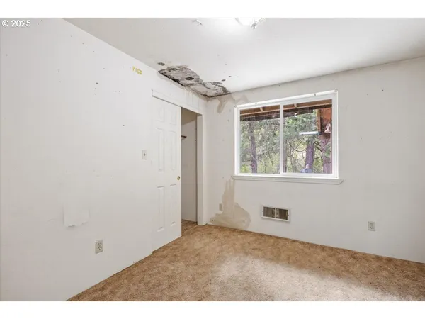 $270,000 | 9020 Elk Creek Road, Trail, OR 97541