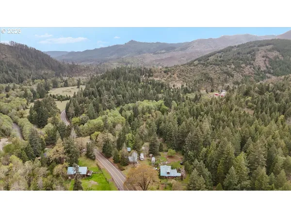 $270,000 | 9020 Elk Creek Road, Trail, OR 97541
