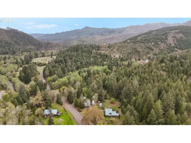 $290,000 | 9020 Elk Creek Road, Trail, OR 97541