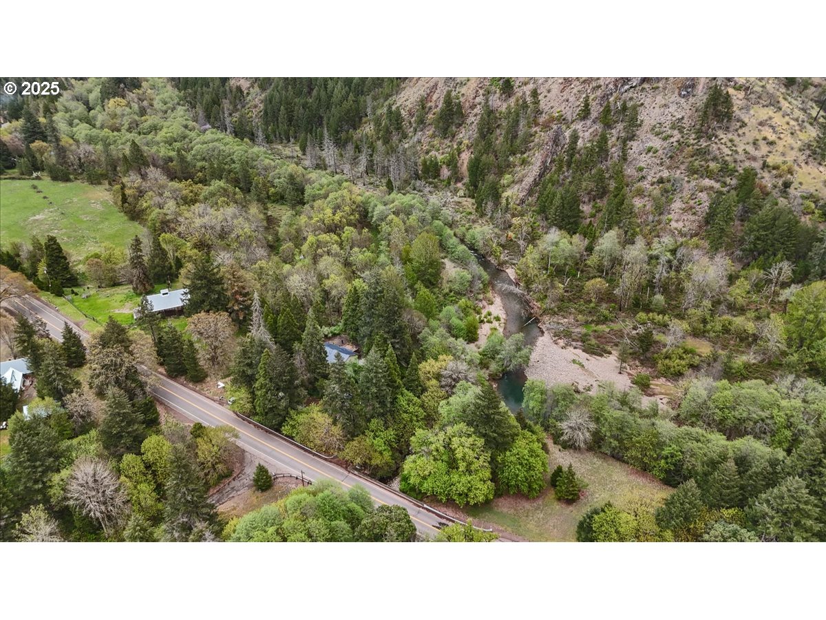 9020 Elk Creek Road Trail, OR 97541 - Photo 23 of 33