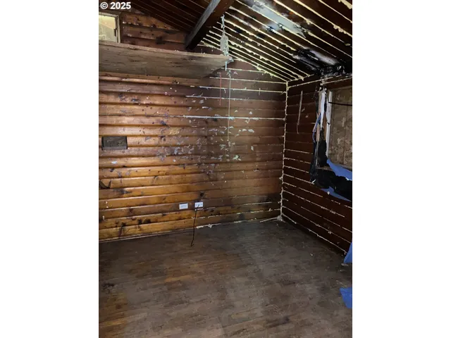 $290,000 | 9020 Elk Creek Road, Trail, OR 97541