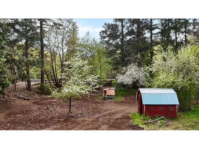 $290,000 | 9020 Elk Creek Road, Trail, OR 97541