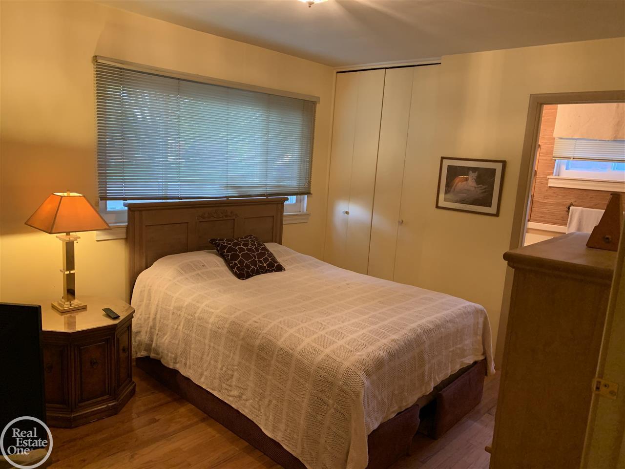 18515 Stephens Road Eastpointe, MI 48021 - Photo 10 of 15 Master Bedroom