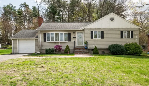$719,000 | 6 Janice Lane, Stoneham, MA 02180