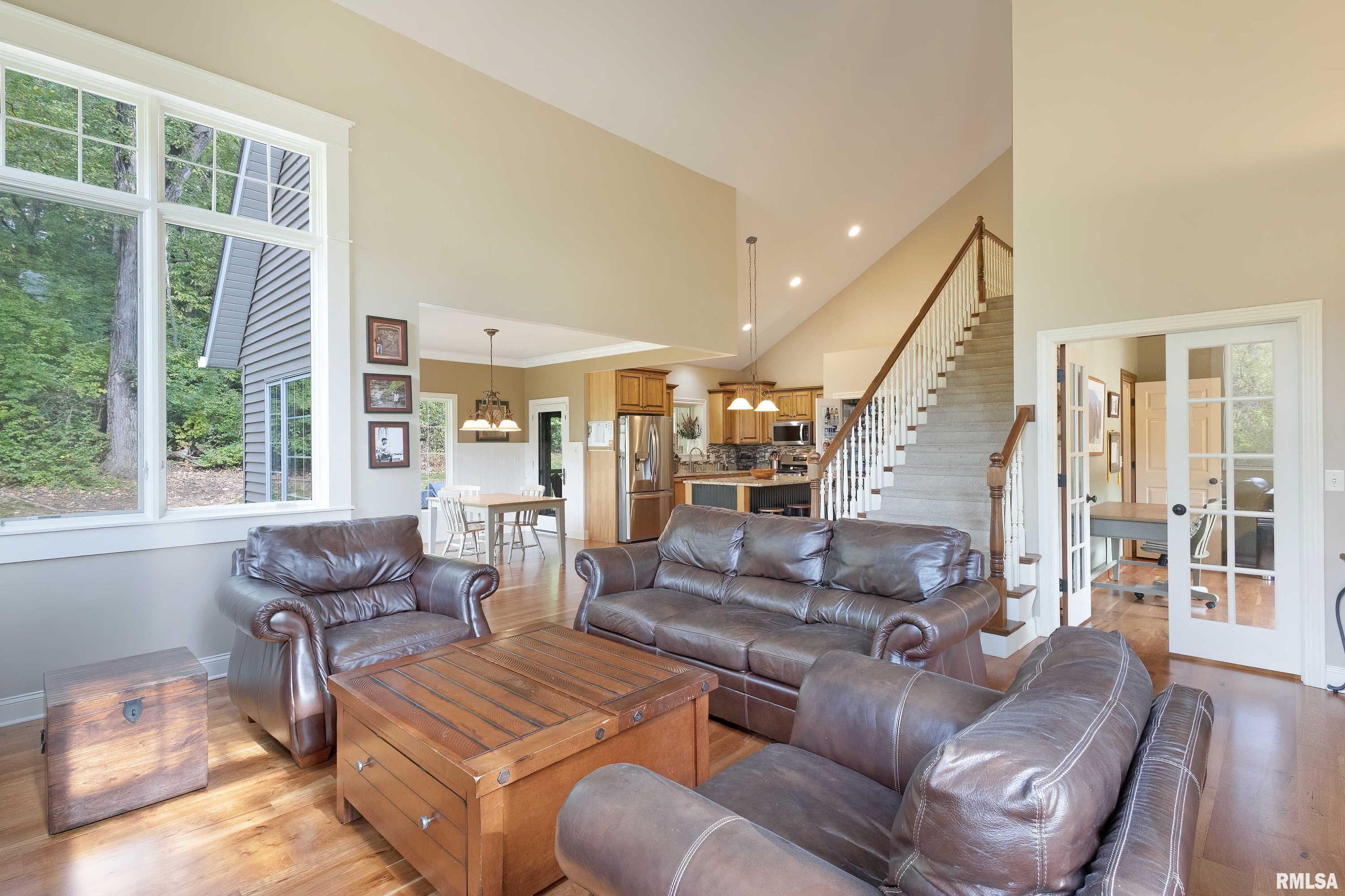 6800 Crow Creek Road Bettendorf, IA 52722 - Photo 11 of 52