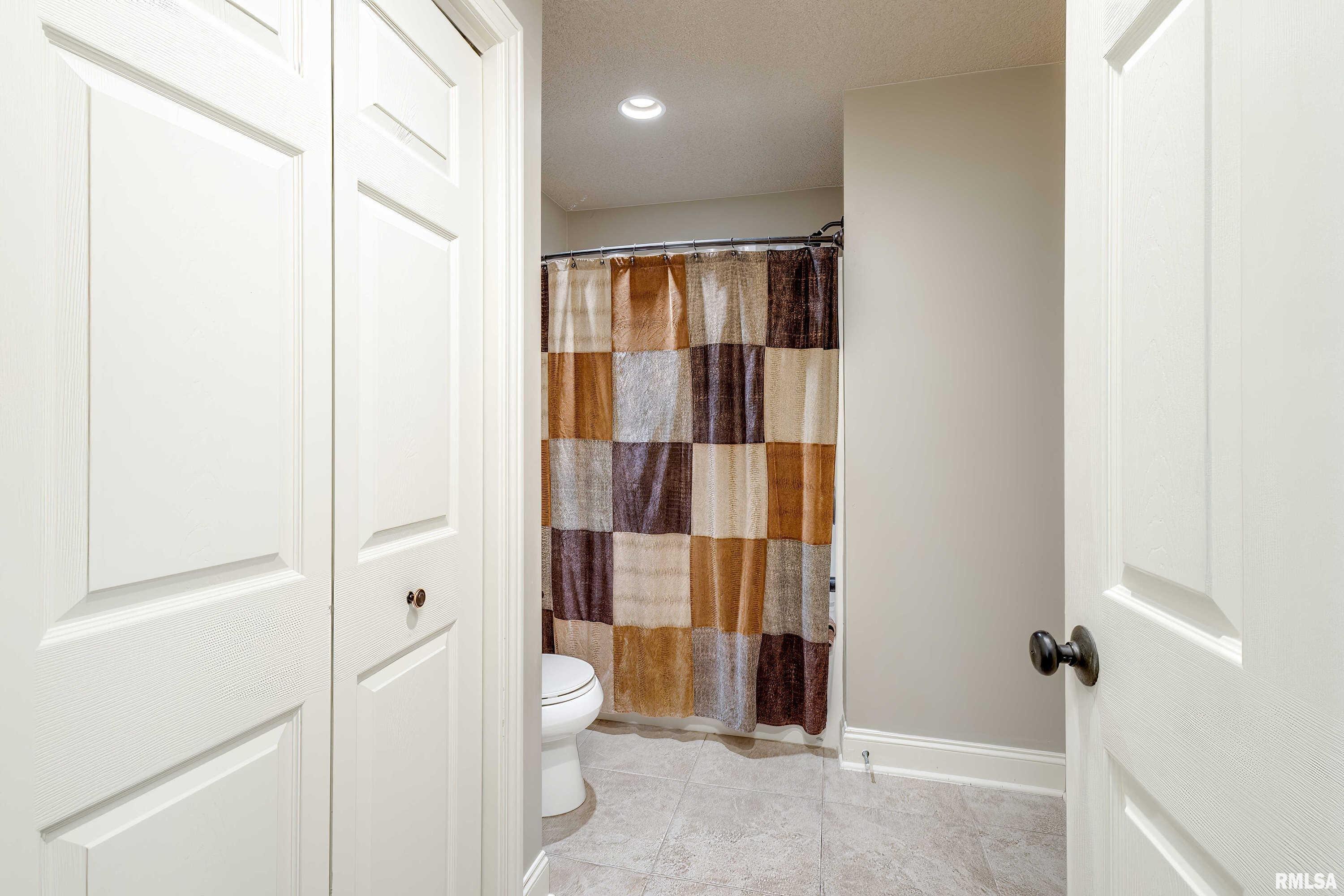 6800 Crow Creek Road Bettendorf, IA 52722 - Photo 32 of 52