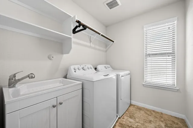 $2,450 | 127 Iron Rail Road, Dripping Springs, TX 78620