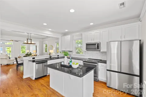 $595,000 | 540 Dubois Court, Charlotte, NC 28208