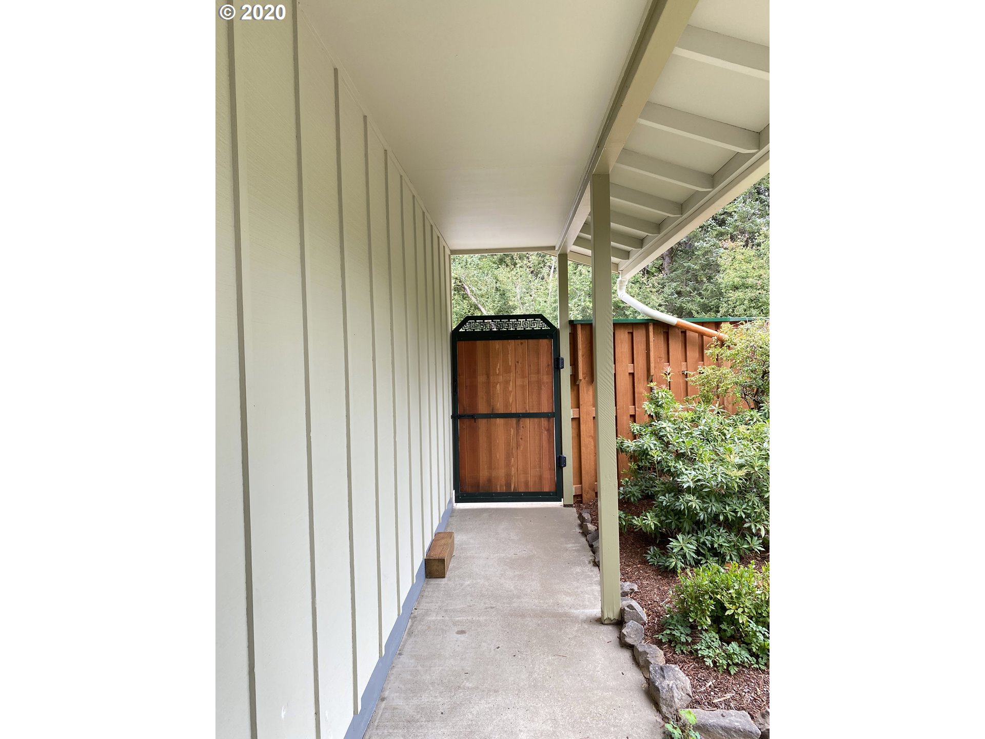 140 Rhododendron Drive Florence, OR 97439 - Photo 4 of 32 Gallery Image 4