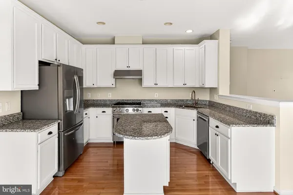 $864,900 | 8903 Yellow Hammer Drive, Gainesville, VA 20155