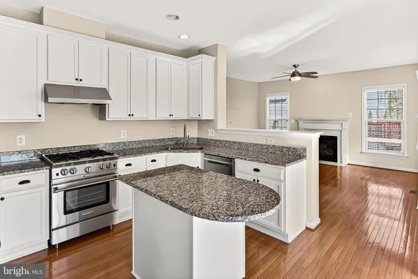 $864,900 | 8903 Yellow Hammer Drive, Gainesville, VA 20155