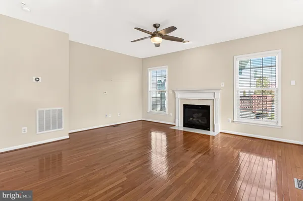 $864,900 | 8903 Yellow Hammer Drive, Gainesville, VA 20155