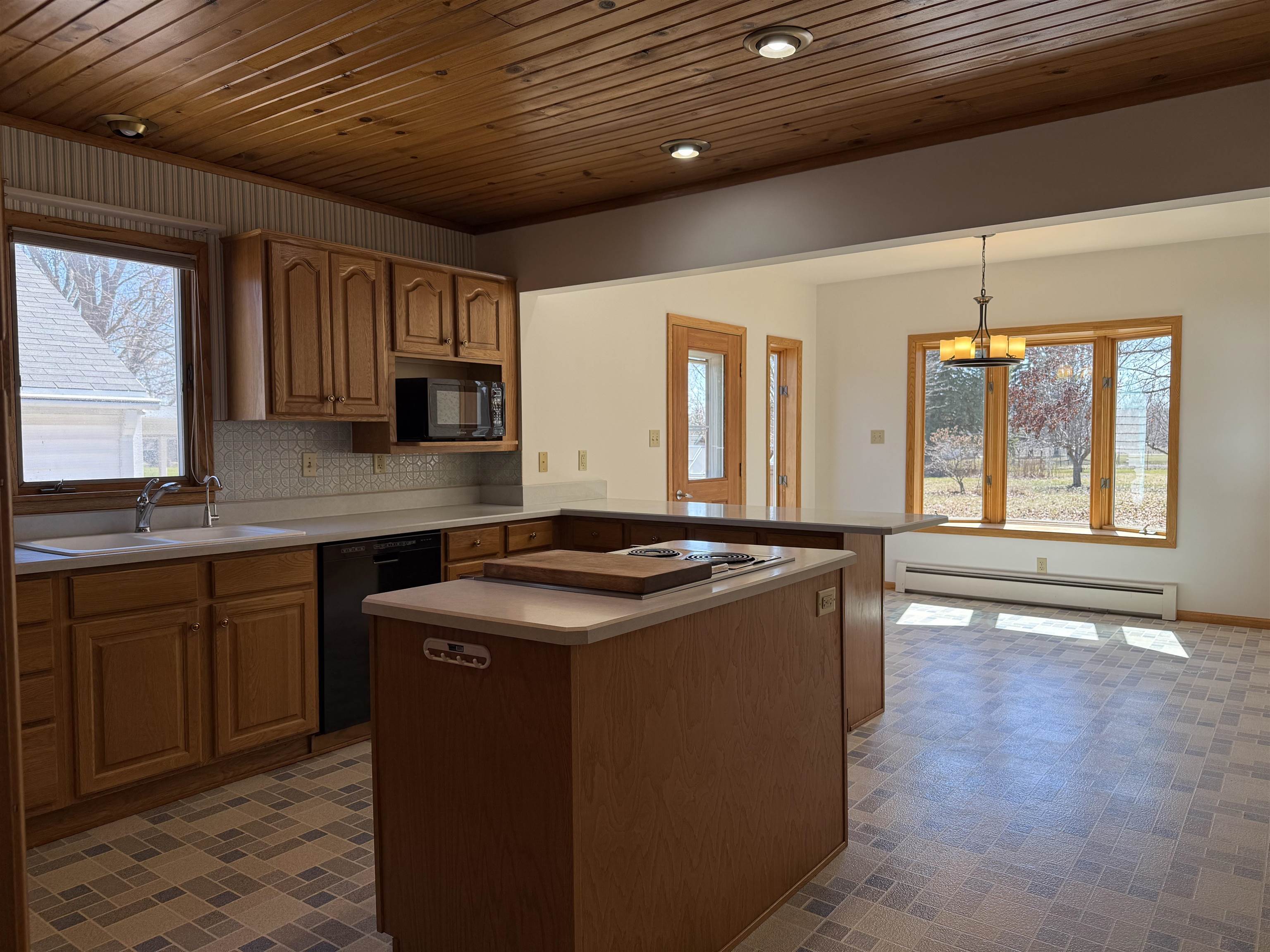 1929 Indian Point Road Oshkosh, WI 54901 - Photo 11 of 30