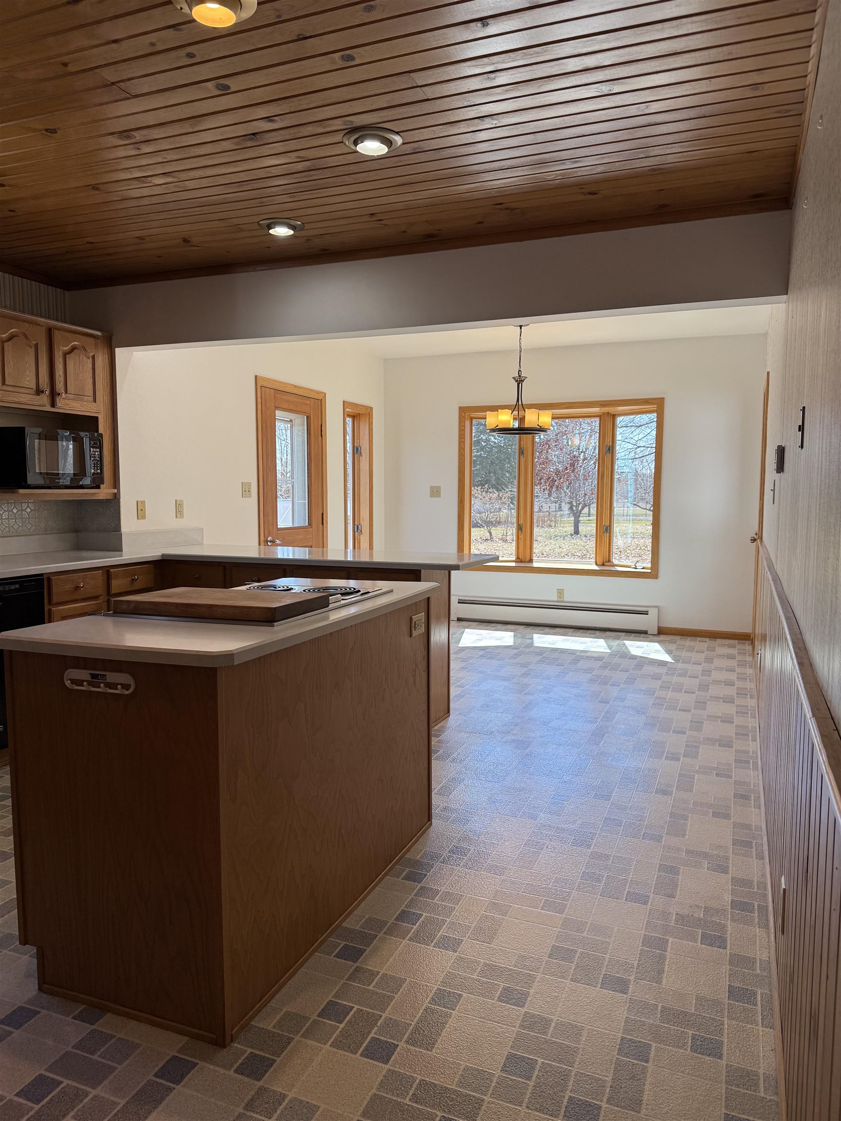 1929 Indian Point Road Oshkosh, WI 54901 - Photo 12 of 30