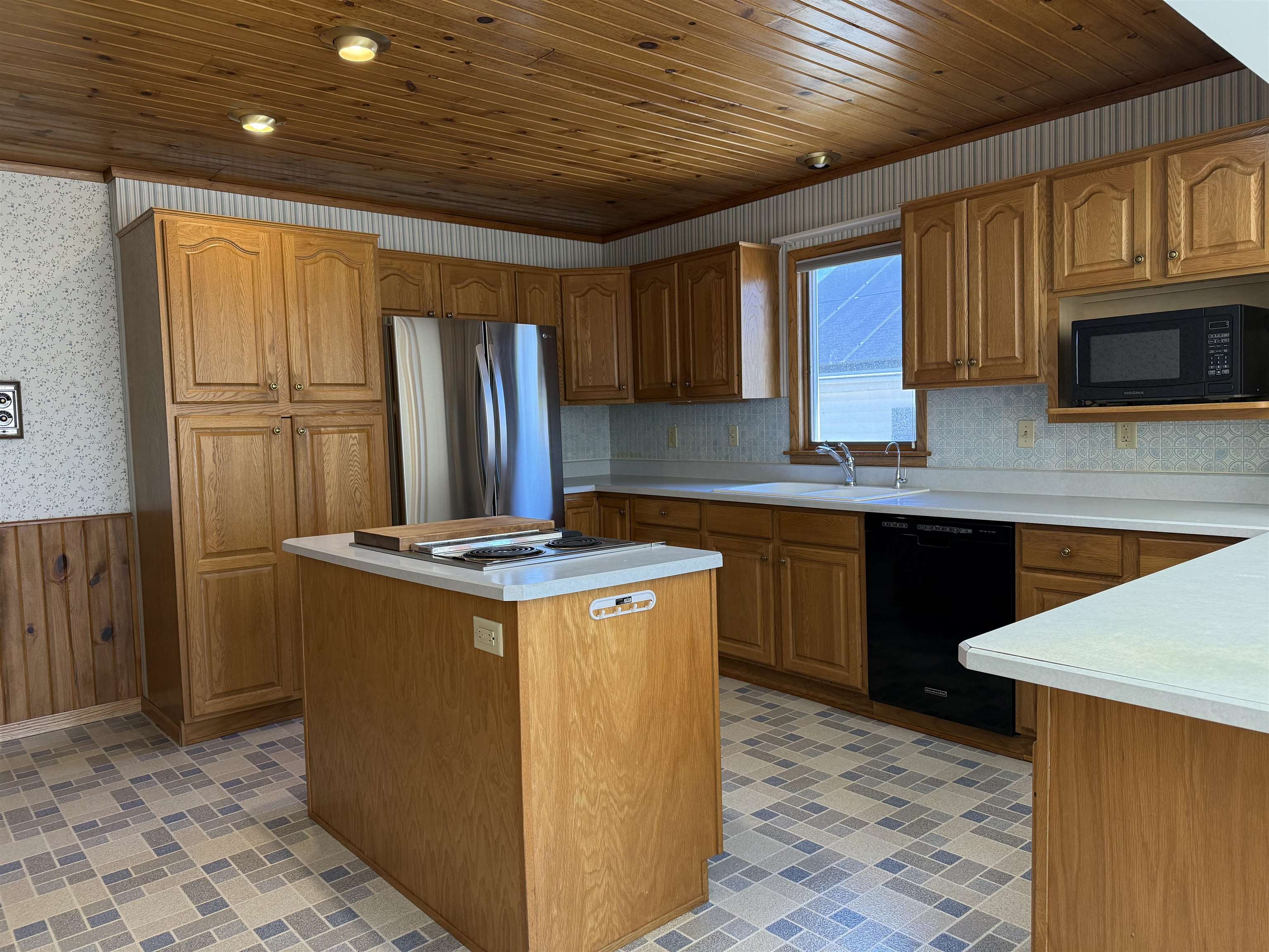 1929 Indian Point Road Oshkosh, WI 54901 - Photo 15 of 30