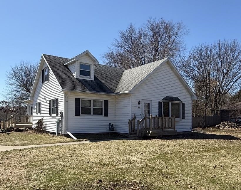 1929 Indian Point Road Oshkosh, WI 54901 - Photo 3 of 30