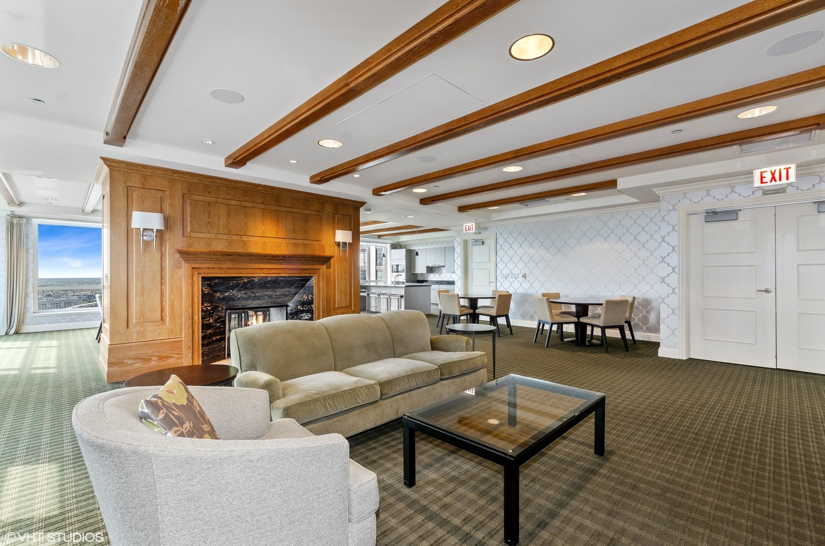 10 East Delaware Place, Unit 19C Chicago, IL 60611 - Photo 23 of 25 a living room with furniture and a couch