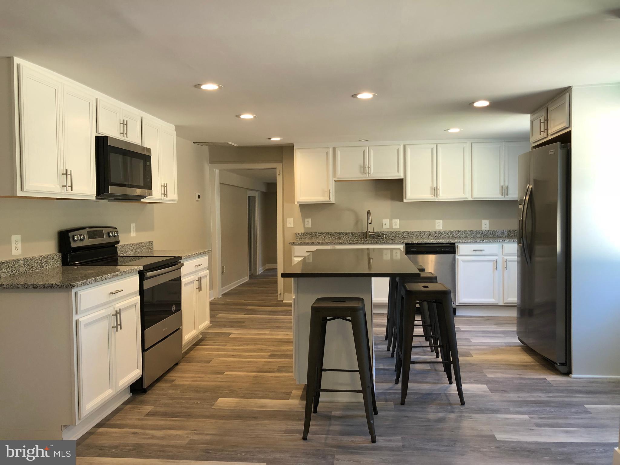 MODERN UPDATES- BRAND NEW KITCHEN