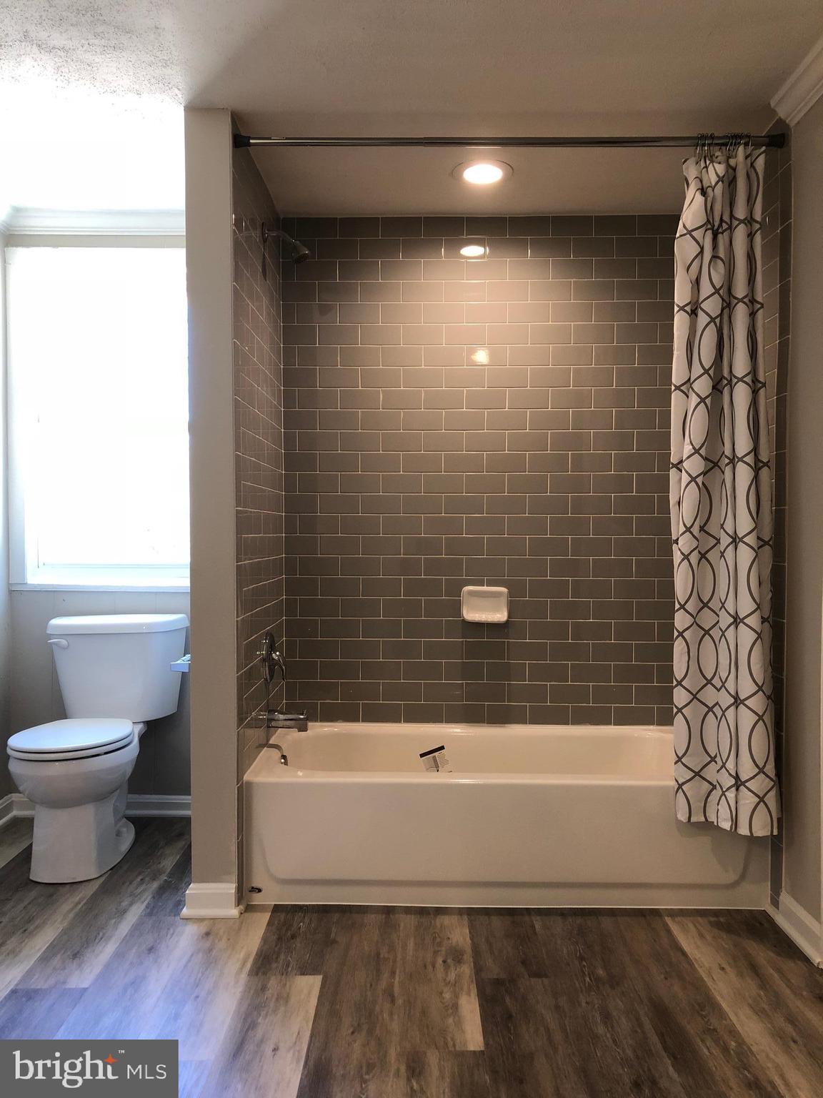 BRAND NEW MASTER SUITE