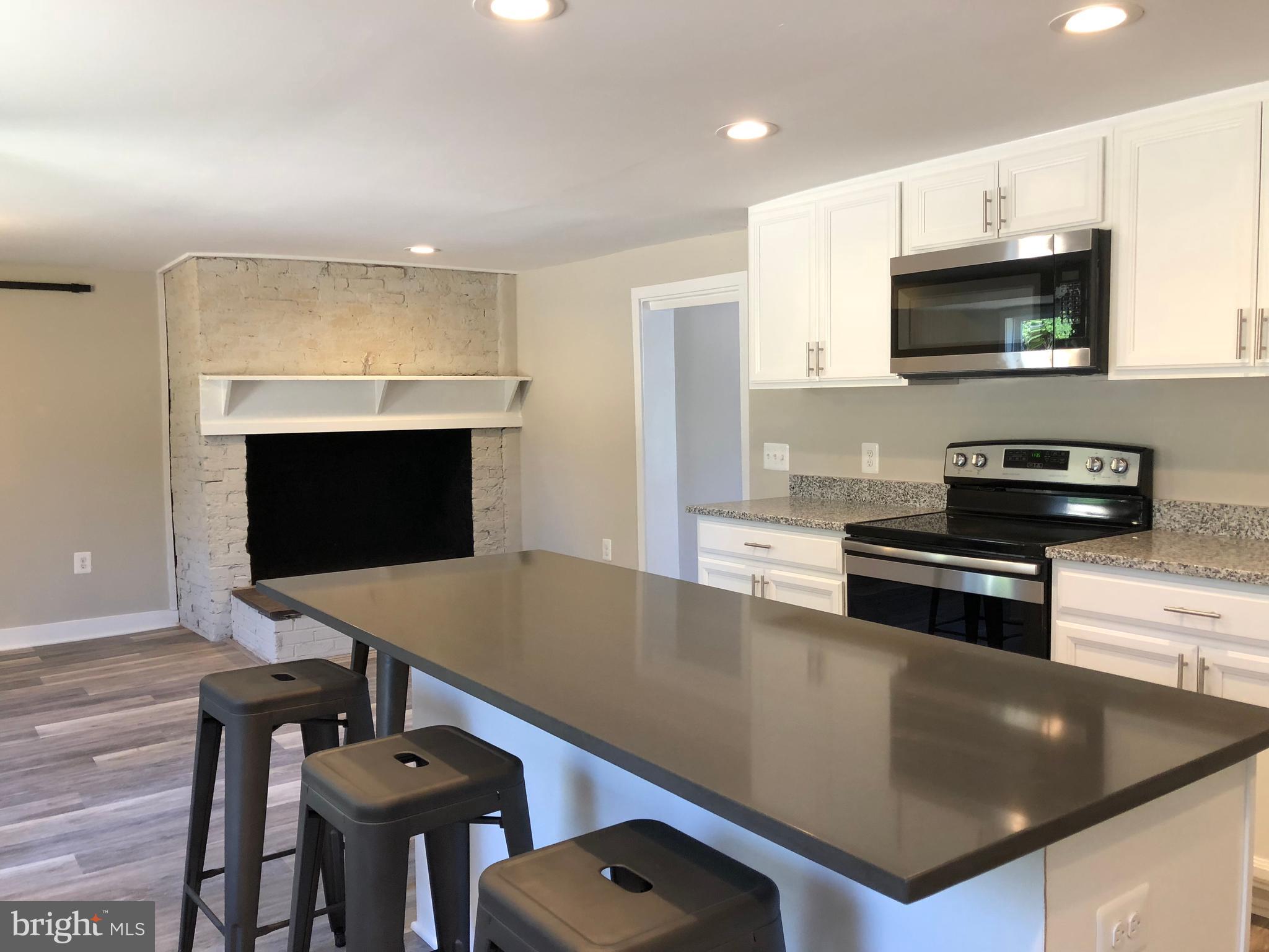 NEW CABINETS, APPLIANCES AND COUNTER TOPS