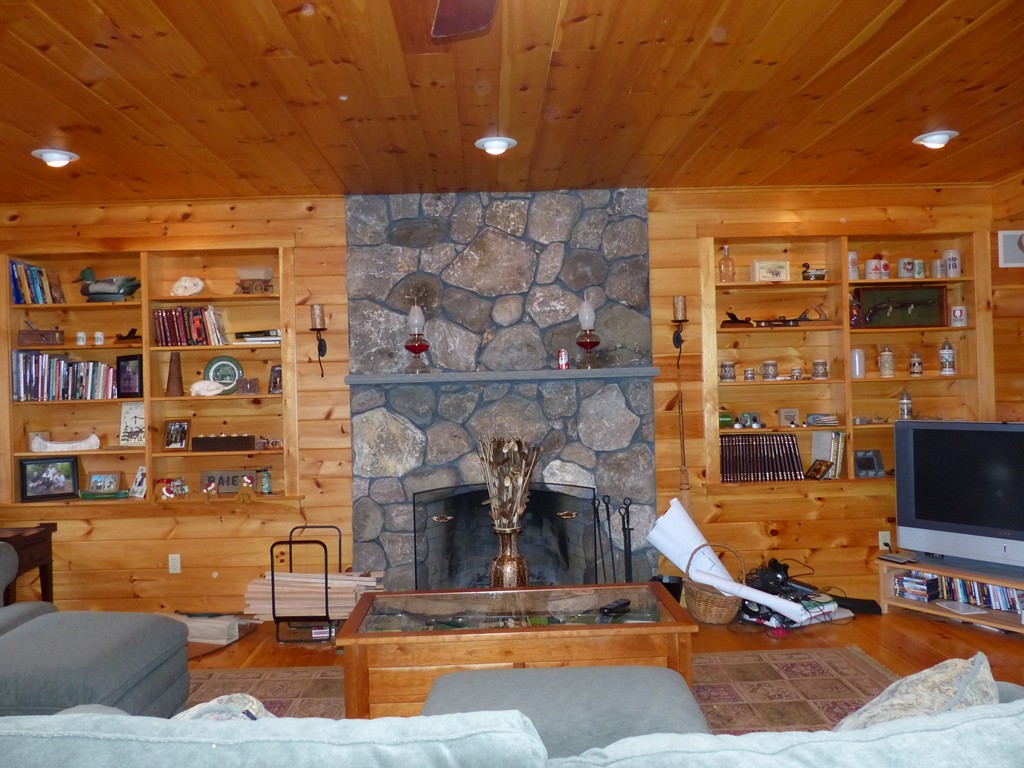 86 Highland Road Merrimac, MA 01860 - Photo 10 of 12 a view of a living room with workspace