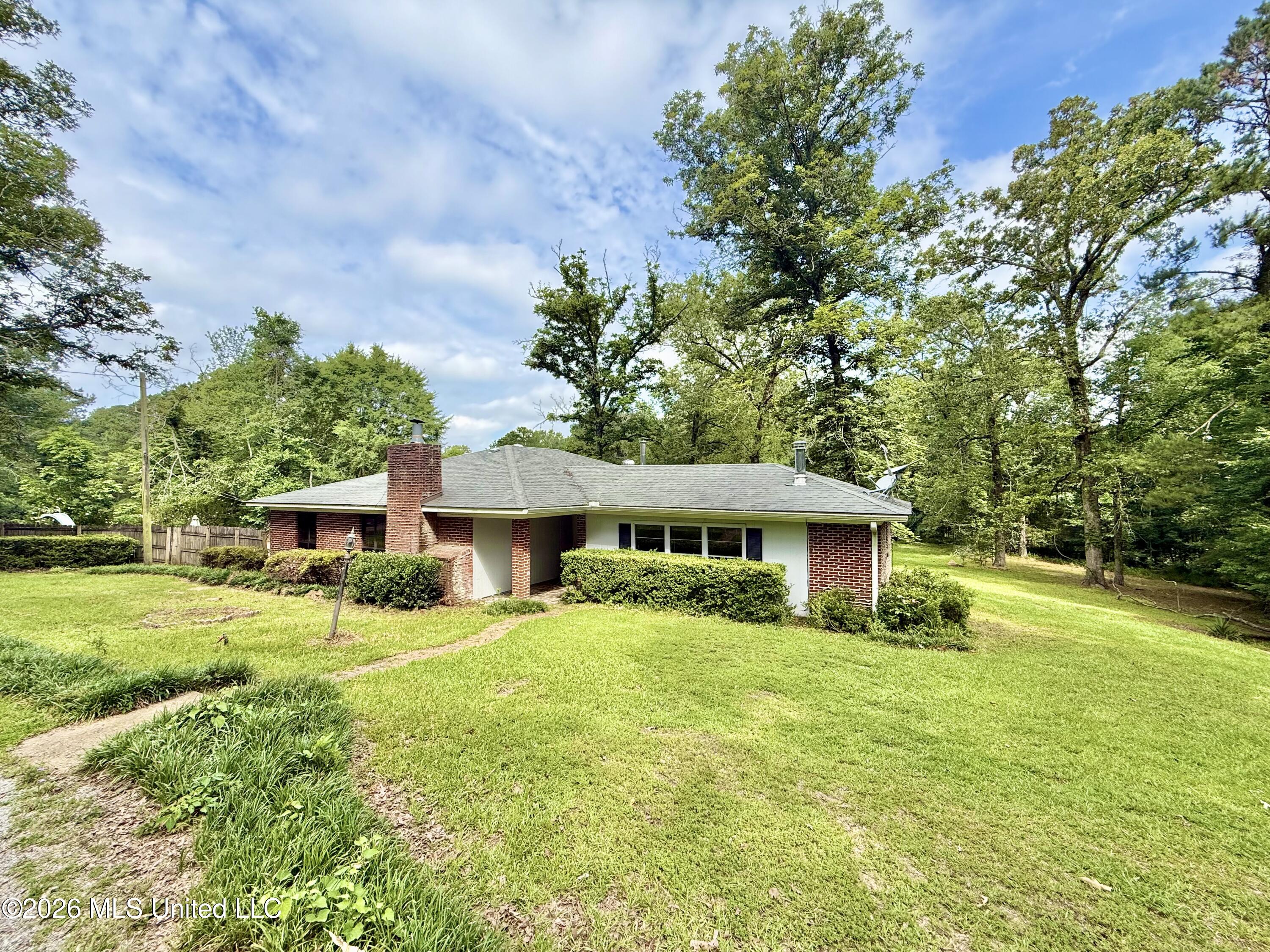 1019 Dry Grove Road Crystal Springs, MS 39059 - Photo 1 of 53 IMG_4373