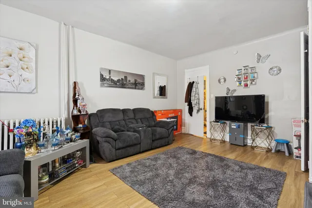 $284,900 | 6604 Woodland Avenue, Philadelphia, PA 19142