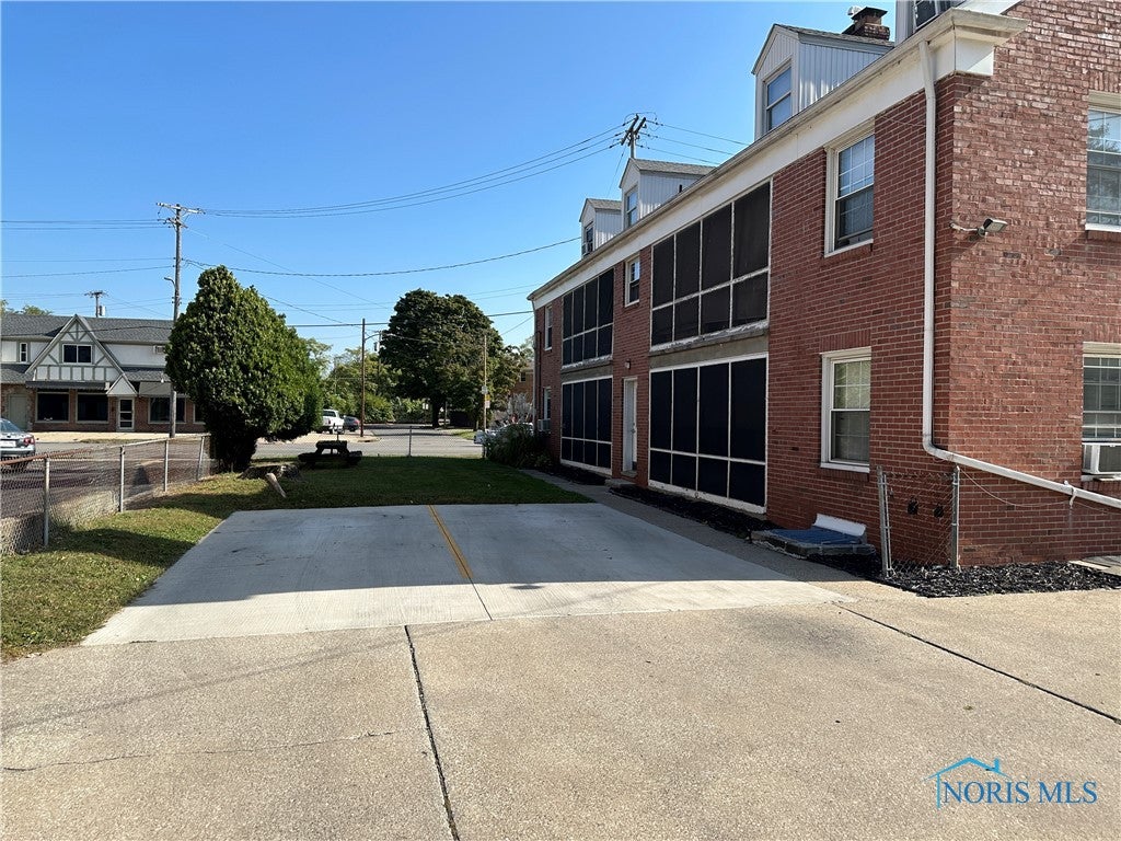 3465 Cheltenham Road Toledo, OH 43606 - Photo 4 of 36 Gallery Image 4