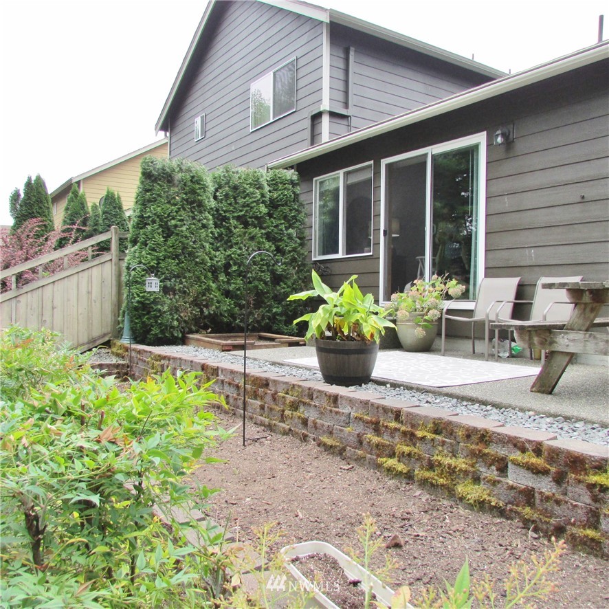 4469 Roxanna Loop Southeast Lacey, WA 98503 - Photo 2 of 11 Gallery Image 2