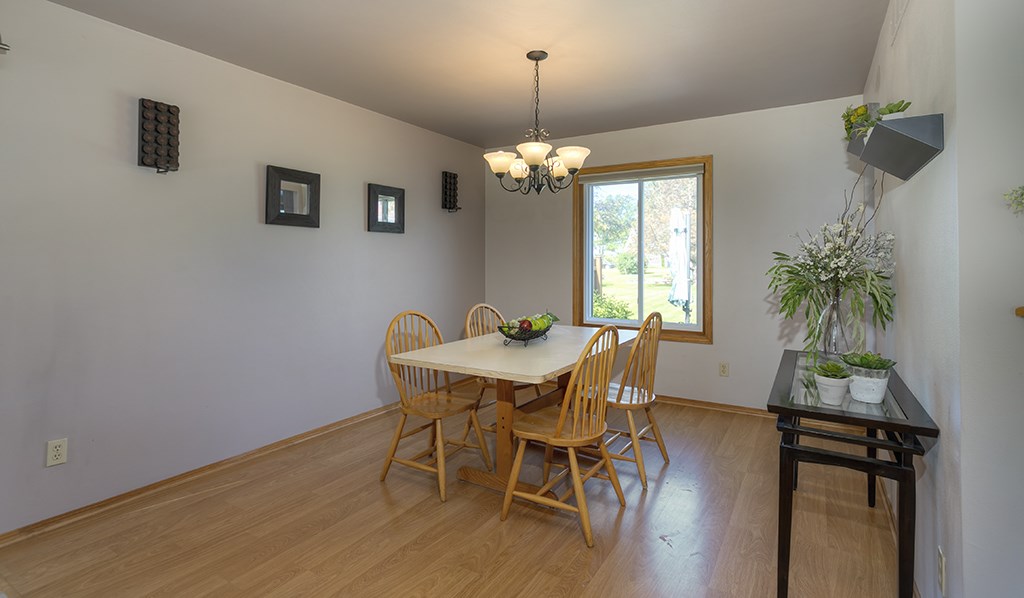 9918 Rivers Bend Drive Roscoe, IL 61073 - Photo 11 of 31 Gallery Image 11