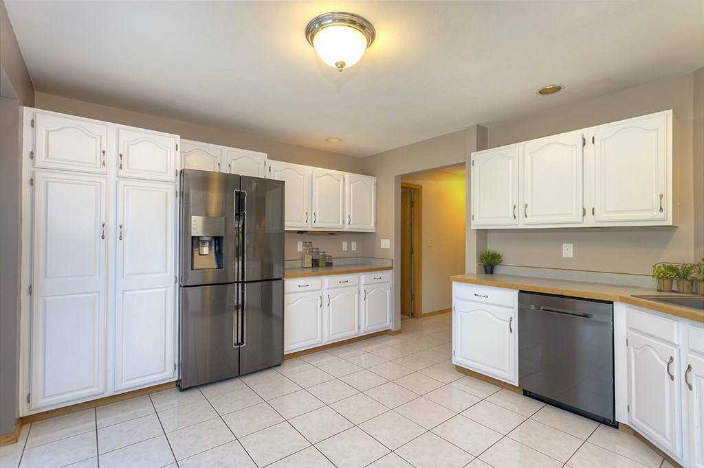 9918 Rivers Bend Drive Roscoe, IL 61073 - Photo 14 of 31 Gallery Image 14