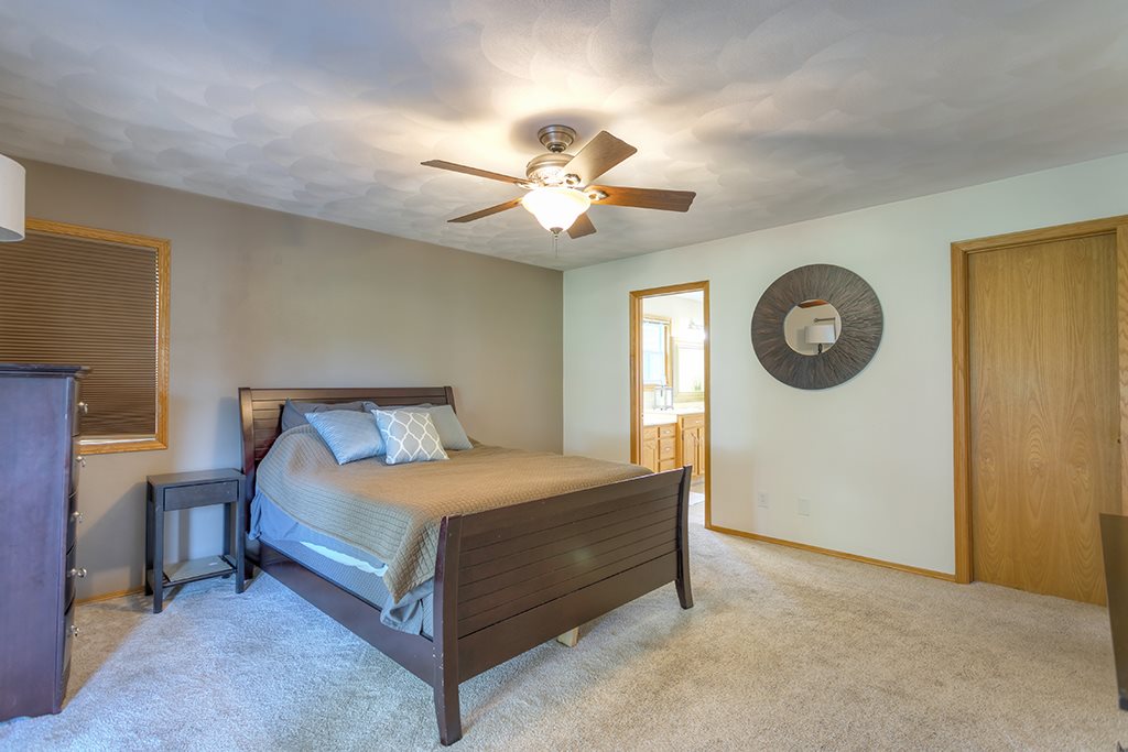 9918 Rivers Bend Drive Roscoe, IL 61073 - Photo 16 of 31 Gallery Image 16