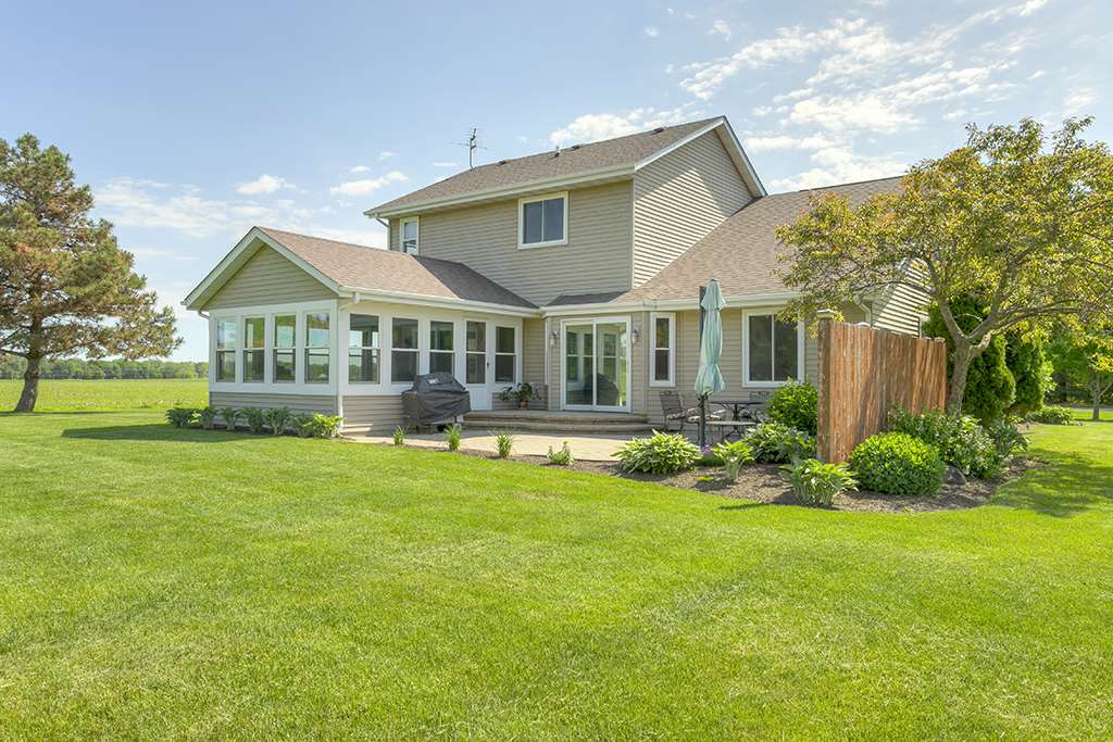 9918 Rivers Bend Drive Roscoe, IL 61073 - Photo 2 of 31 Gallery Image 2