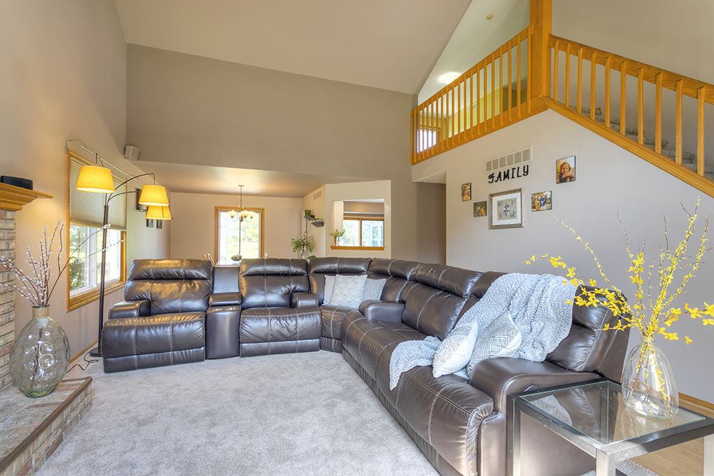 9918 Rivers Bend Drive Roscoe, IL 61073 - Photo 7 of 31 Gallery Image 7