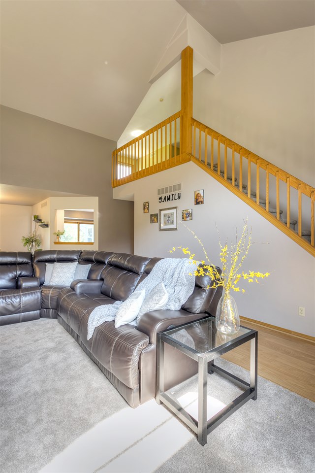 9918 Rivers Bend Drive Roscoe, IL 61073 - Photo 10 of 31 Gallery Image 10