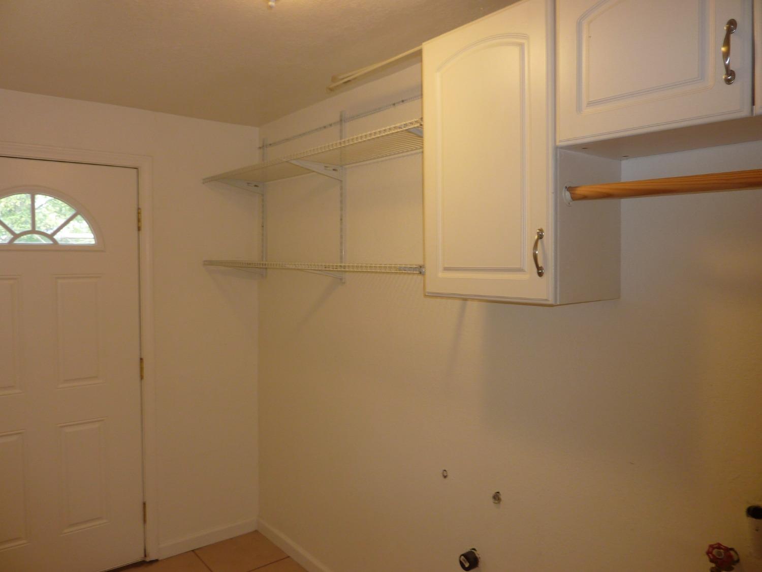 2629 East Richert Avenue Fresno, CA 93726 - Photo 11 of 32 a view of small space