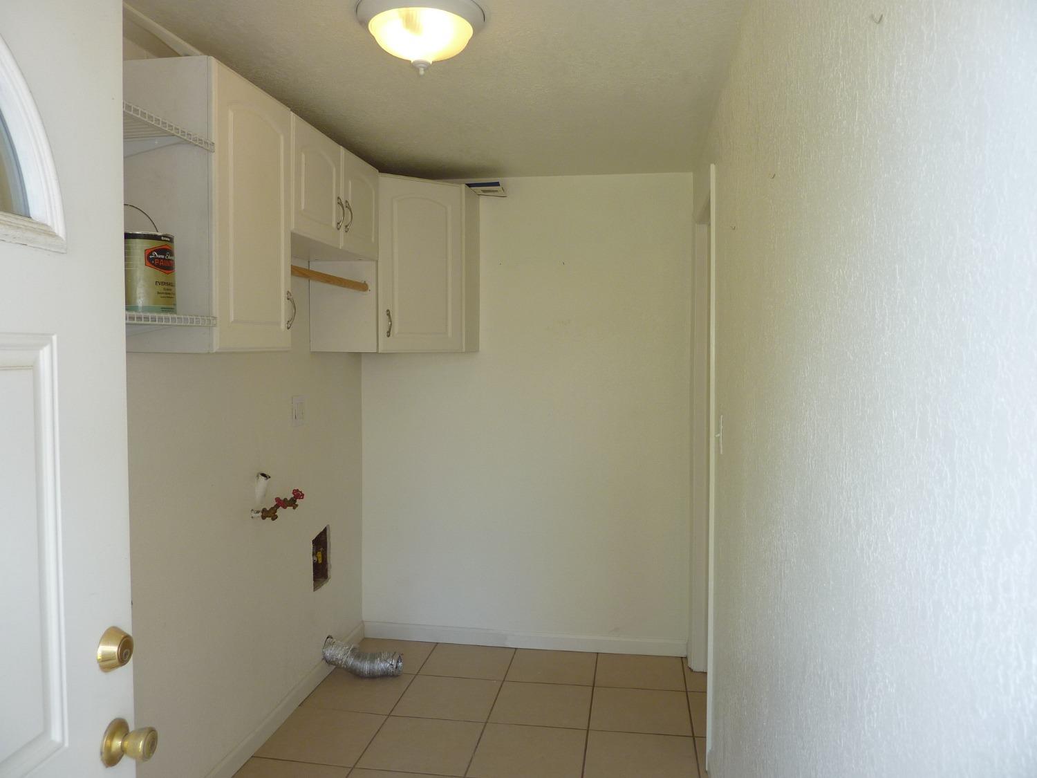 2629 East Richert Avenue Fresno, CA 93726 - Photo 10 of 32