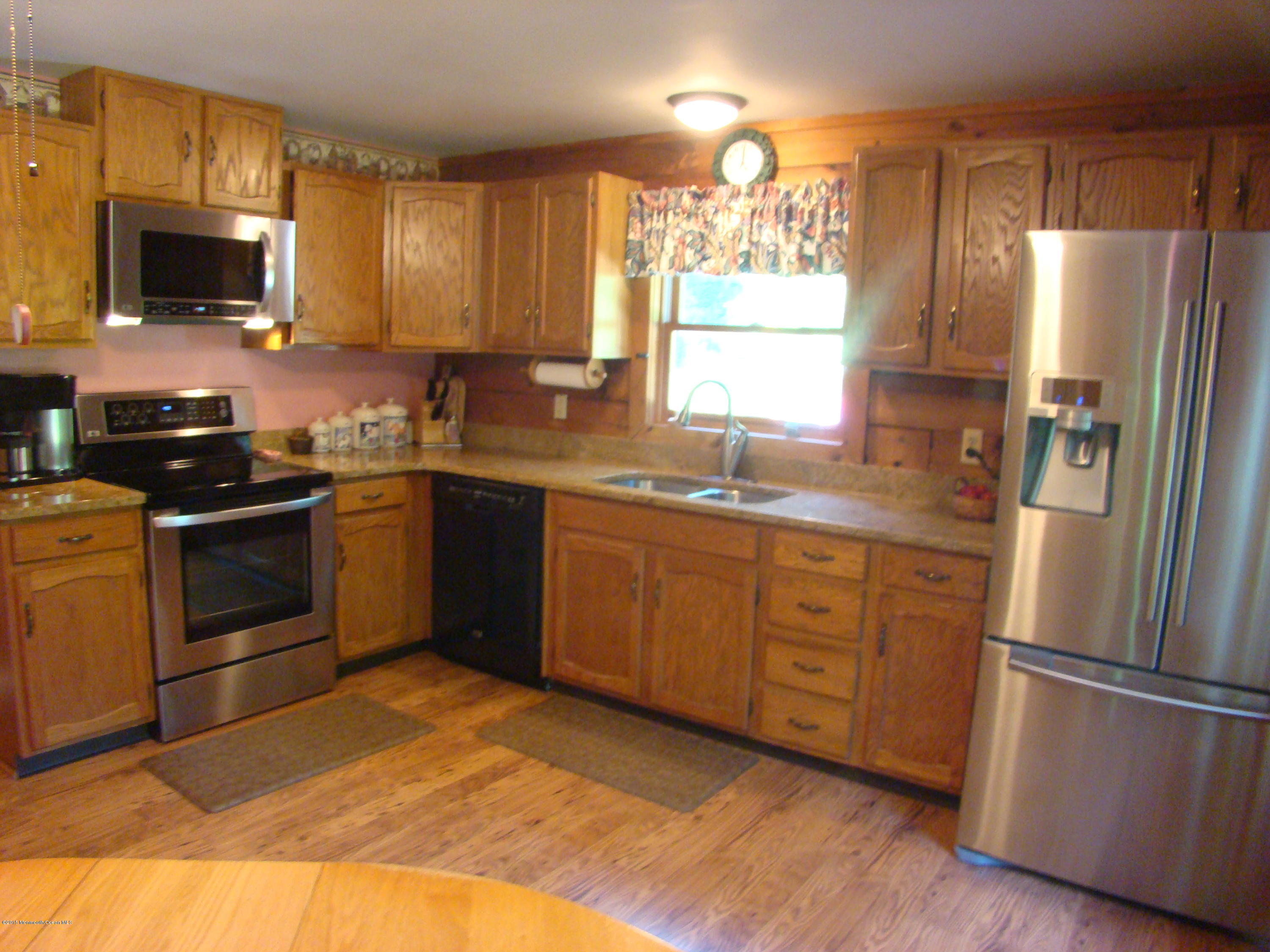 185 Long Swamp Road New Egypt, NJ 08533 - Photo 9 of 29 DSC08853