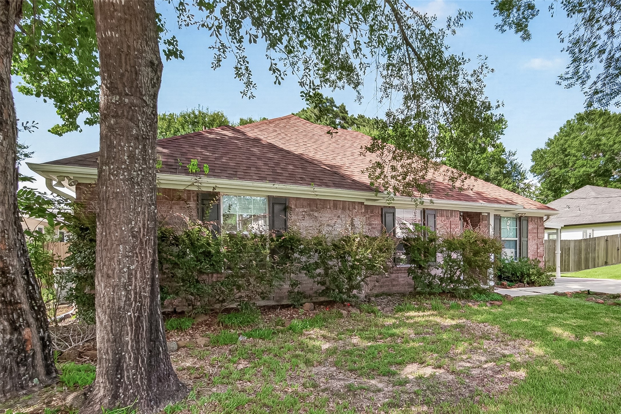 720 Springwood Drive Conroe, TX 77385 - Photo 3 of 30