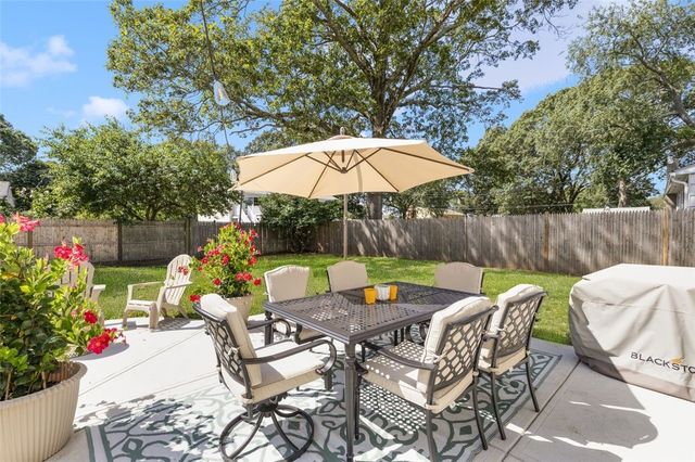 $440,000 | 48 Wellington Avenue, Warwick, RI 02886