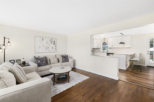 $440,000 | 48 Wellington Avenue, Warwick, RI 02886